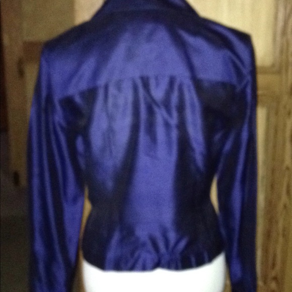 Elegant Dana Buchman Silk Top, Size 8, Like New - Picture 4 of 5